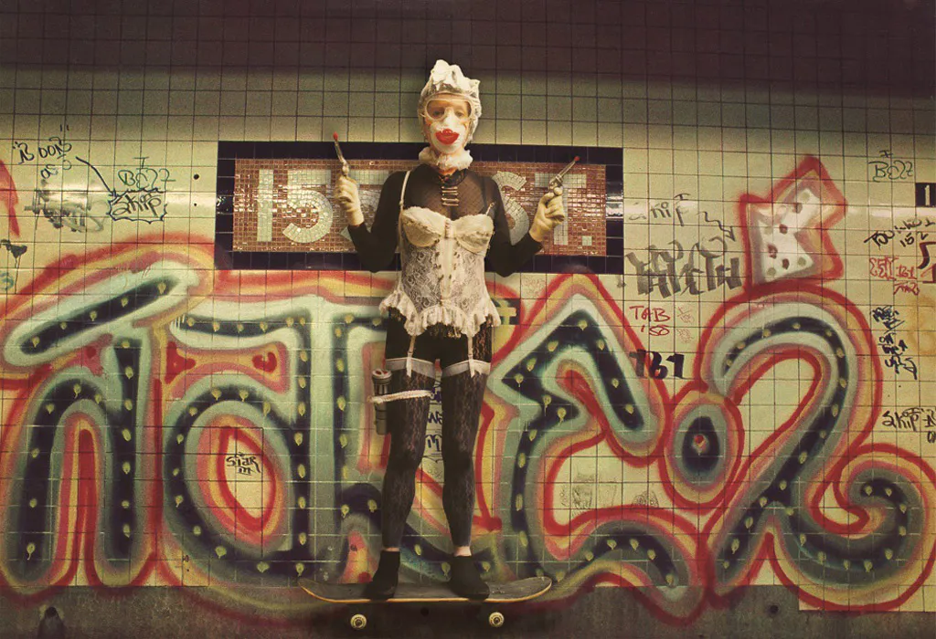 <p>La venus del graffiti corregida | Fotomontaje María Eugenia Chellet 2015</p>
