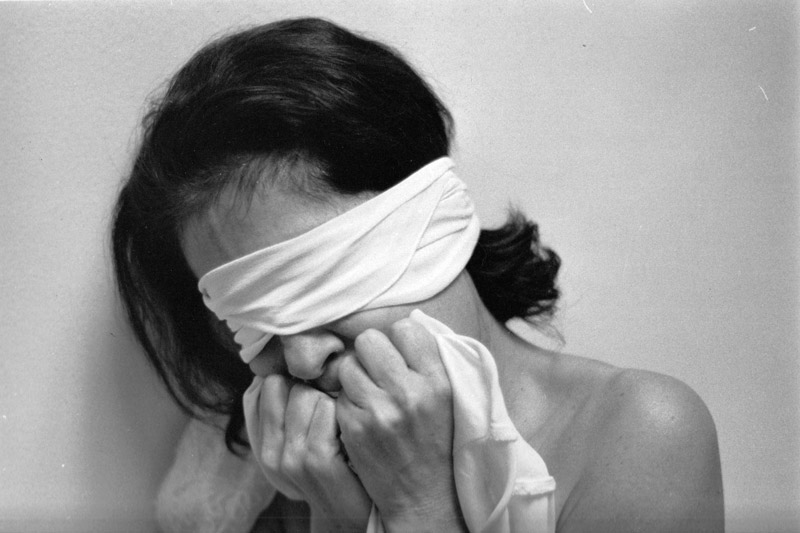 Campaña “Alto a la violencia”, 1999<br> Plata gelatina sobre papel de algodón 22 x 32 cm<br> Obra realizada como parte de la Campaña Nacional por los Derechos de las Mujeres de Feminista