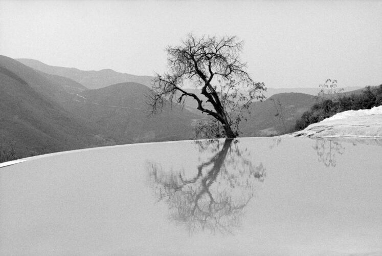 Espejo, Hierve el agua, 2000